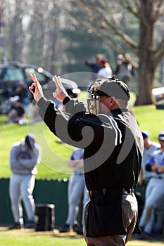 Baseball Ã¢â¬â plate umpire